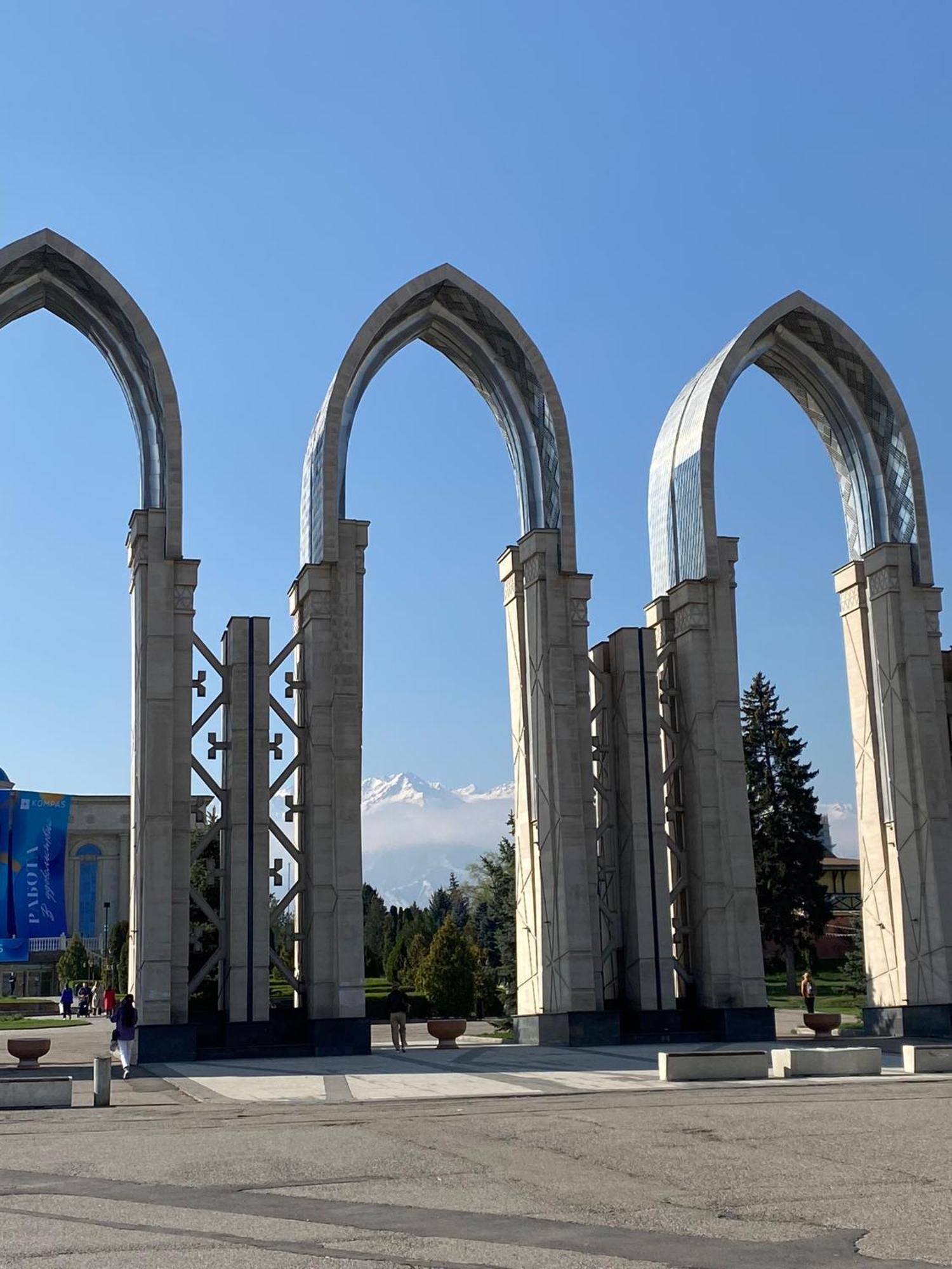 Apartment стильная студия Shadow атакент Almaty